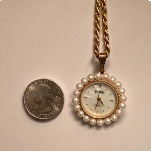 Vintage Signed Gitano Quartz Faux Pearl Watch on long Gold Toned Chain Necklace - Picture 4 of 5